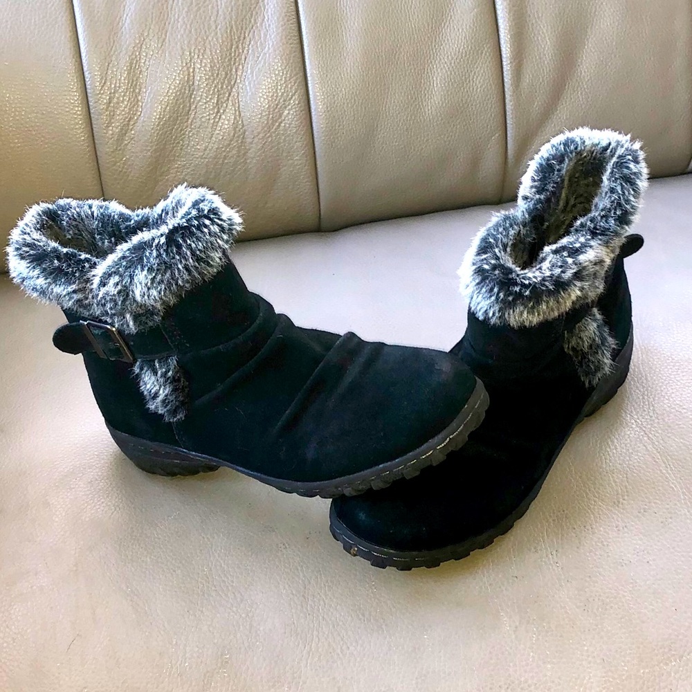 KHOMBU All-Weather Lindsey Suede Boots